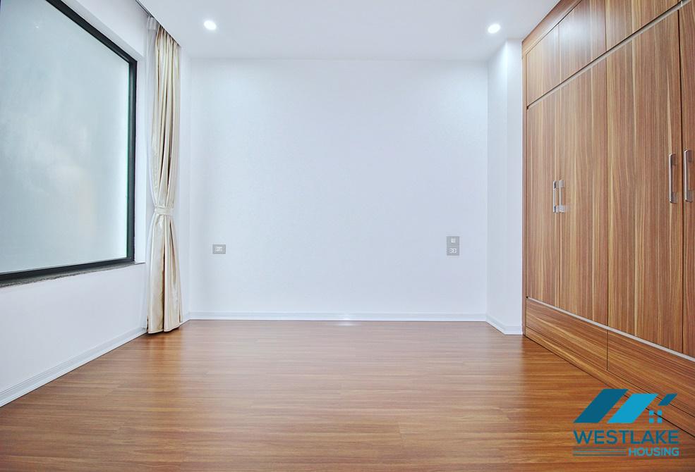Căn Hộ Dịch Vụ Cao Cấp 4 Phòng Ngủ, Rộng Thoáng Sáng Cho Thuê Tại Tây Hồ, Hà Nội