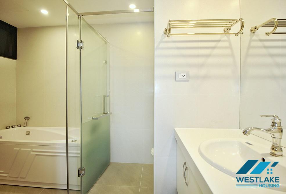 Căn Hộ Dịch Vụ Cao Cấp 4 Phòng Ngủ, Rộng Thoáng Sáng Cho Thuê Tại Tây Hồ, Hà Nội