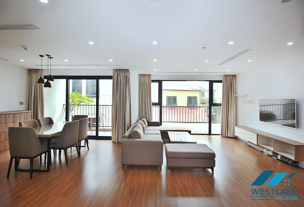 Căn Hộ Dịch Vụ Cao Cấp 4 Phòng Ngủ, Rộng Thoáng Sáng Cho Thuê Tại Tây Hồ, Hà Nội