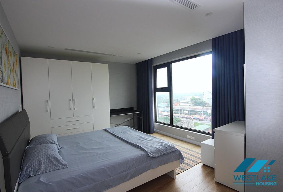 Cho thuê căn hộ cao cấp 3 phòng ngủ tại tòa B D' Le Roi Soleil, Xuân Diệu, Hà Nội