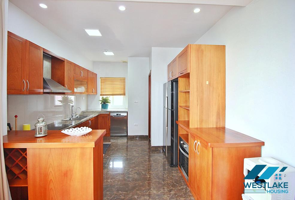 Căn Hộ 4 Phòng Ngủ Rộng, Thoáng Sáng Ở Vị trí Đẹp Cho Thuê Tại Khu Vực Tây Hồ, Hà Nội