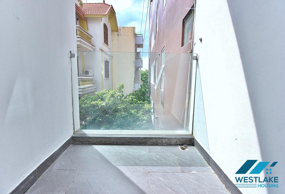 Căn Hộ 2 Phòng Ngủ Rộng Đẹp, Cho Thuê Tại Phố Quảng Khánh Tây Hồ, Hà Nội