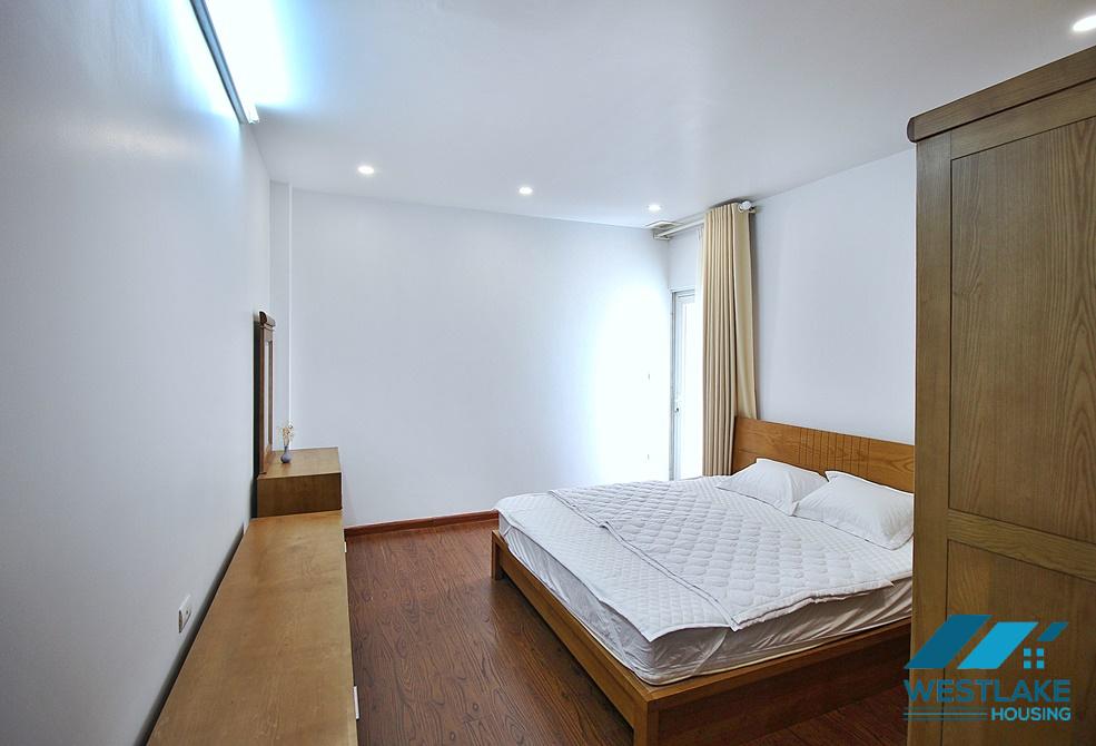 Căn Hộ 2 Phòng Ngủ Rộng Đẹp, Cho Thuê Tại Phố Quảng Khánh Tây Hồ, Hà Nội