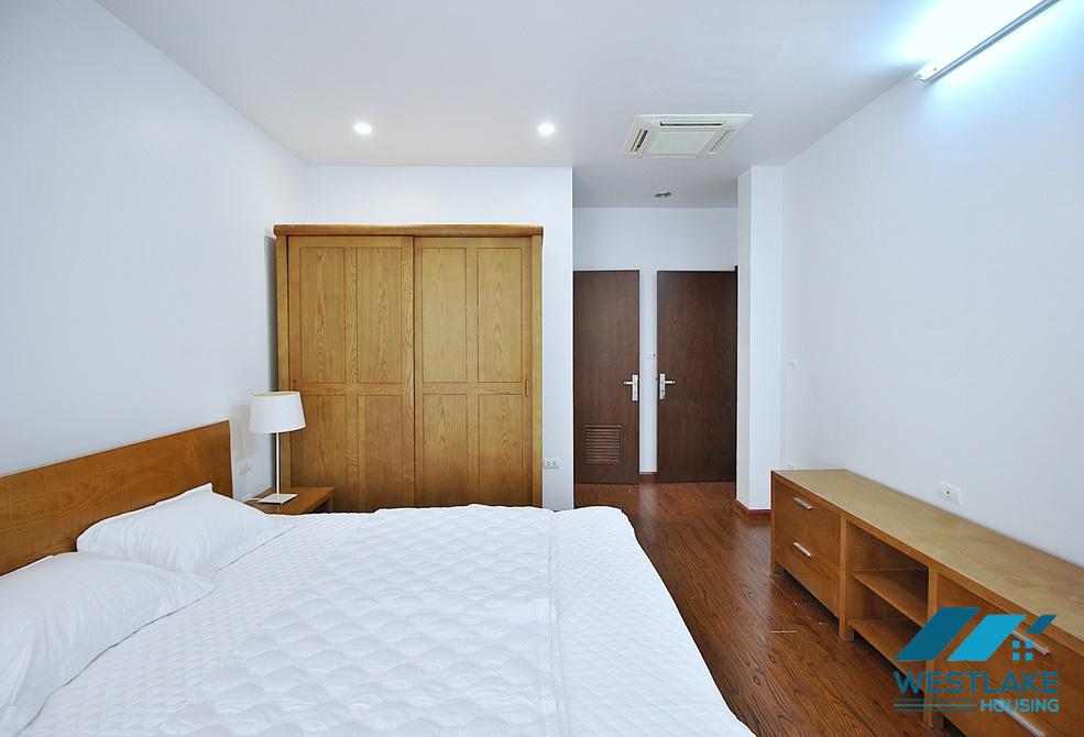 Căn Hộ 2 Phòng Ngủ Rộng Đẹp, Cho Thuê Tại Phố Quảng Khánh Tây Hồ, Hà Nội