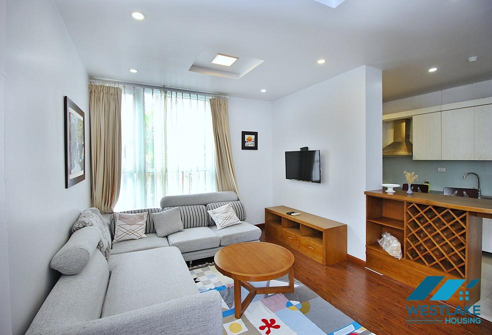 Căn Hộ 2 Phòng Ngủ Rộng Đẹp, Cho Thuê Tại Phố Quảng Khánh Tây Hồ, Hà Nội