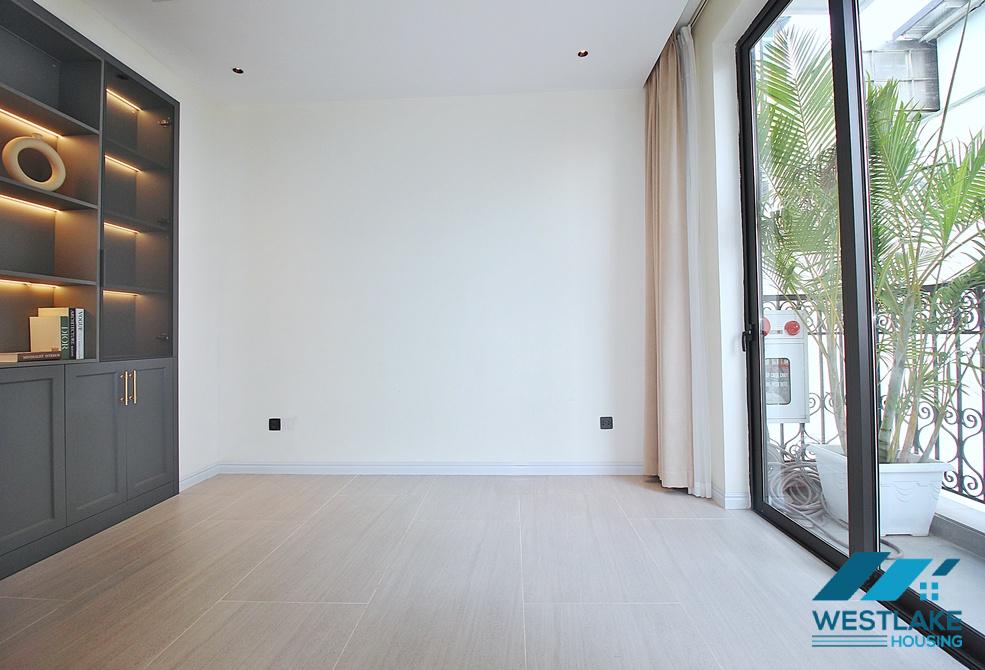Gorgeous modern 04 bedrooms apartment in To Ngoc Van area, Tay Ho, Ha Noi for rent
