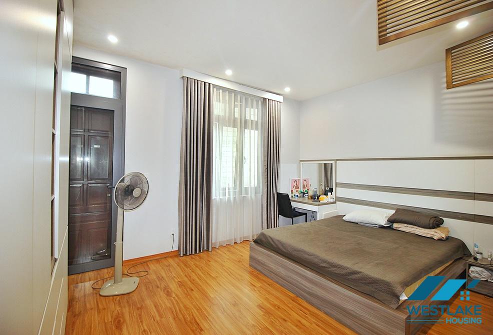 Cho Thuê Nhà 4 Phòng Ngủ Rộng, Sáng Thoáng Chất Lượng Tại Tây Hồ, Hà Nội