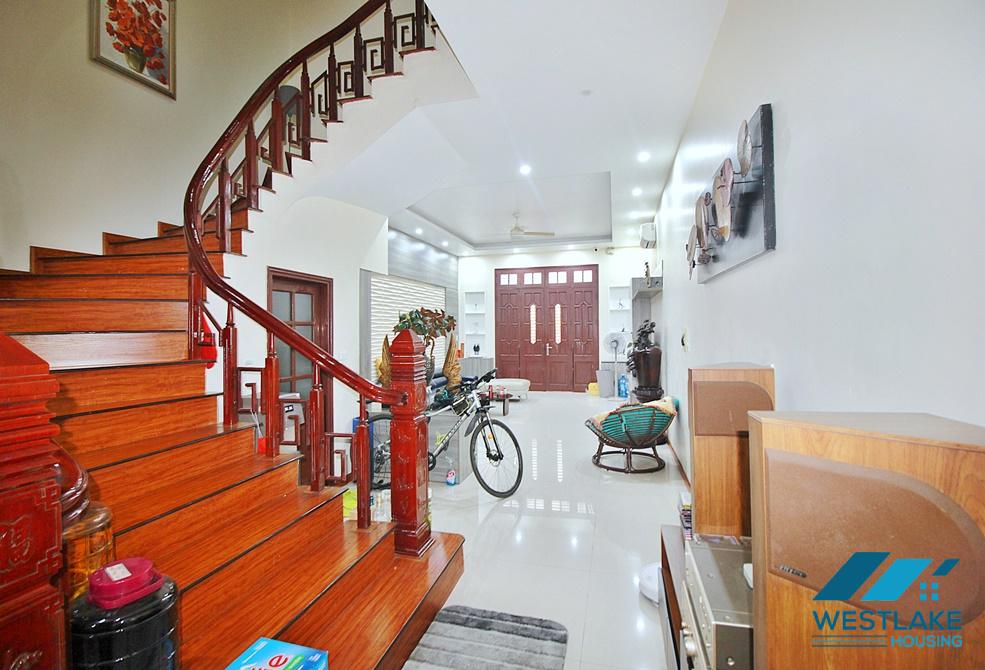 Cho Thuê Nhà 4 Phòng Ngủ Rộng, Sáng Thoáng Chất Lượng Tại Tây Hồ, Hà Nội