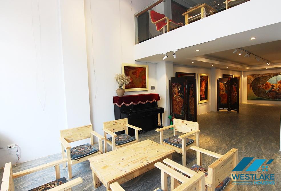 An office space or cafe for rent in Tay Ho, Ha Noi