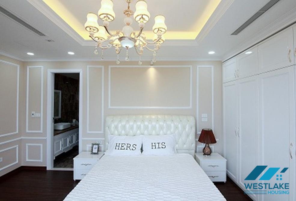 Căn hộ sang trọng hiện đại 3 phòng ngủ cho thuê tại D' Le Roi Soleil, khu vực Tây Hồ.