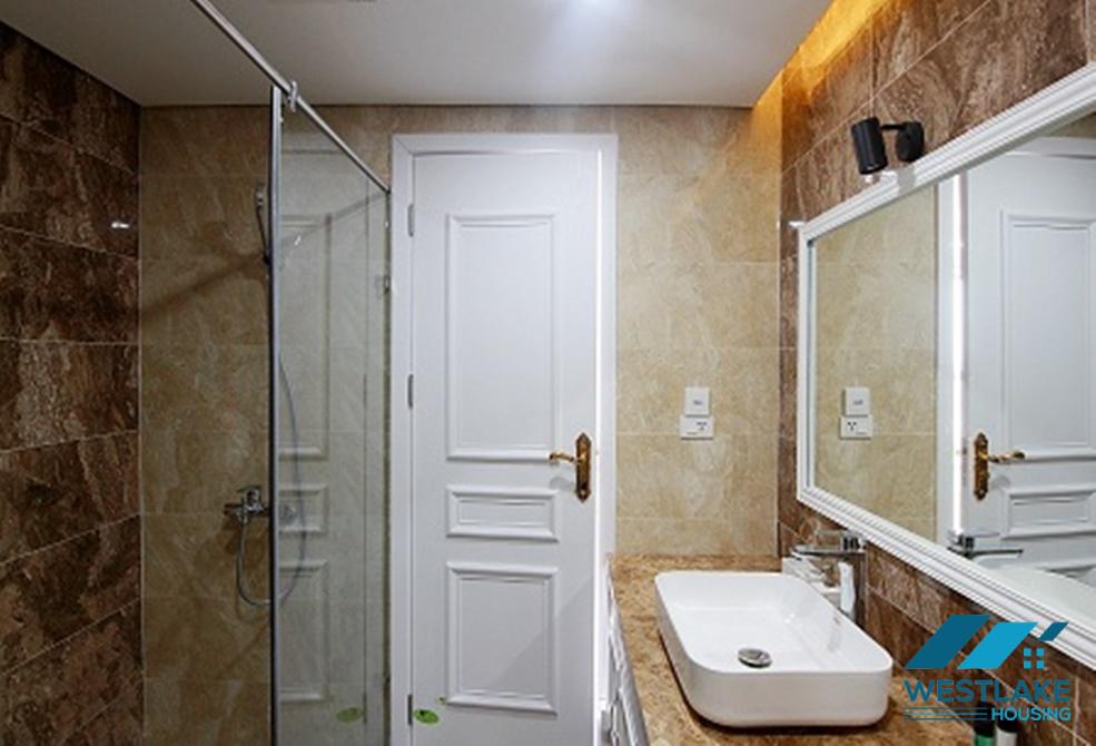 Căn hộ sang trọng hiện đại 3 phòng ngủ cho thuê tại D' Le Roi Soleil, khu vực Tây Hồ.