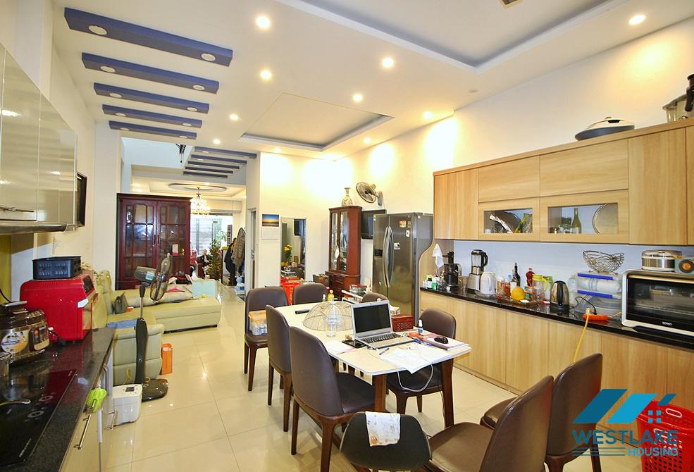 Nhà Đẹp 4 Phòng Ngủ Cho Thuê Tại Âu Cơ Tây Hồ, Hà Nội