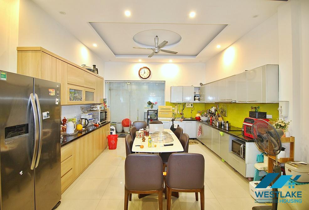 Nhà Đẹp 4 Phòng Ngủ Cho Thuê Tại Âu Cơ Tây Hồ, Hà Nội