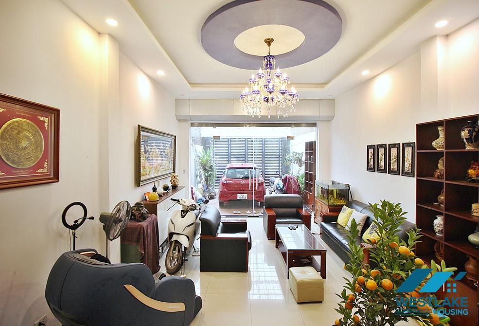 Nhà Đẹp 4 Phòng Ngủ Cho Thuê Tại Âu Cơ Tây Hồ, Hà Nội