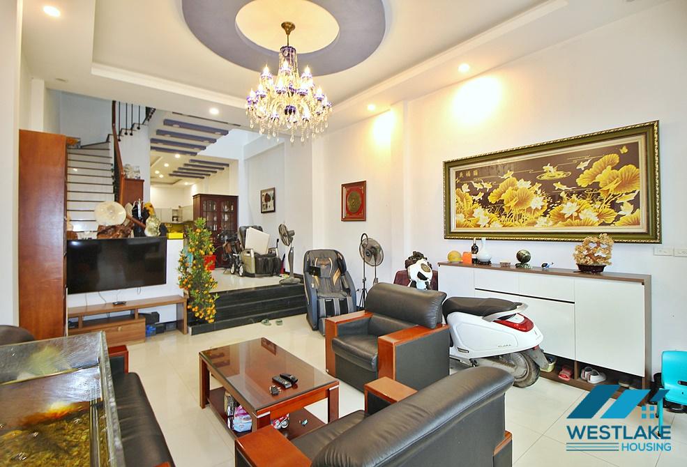 Nhà Đẹp 4 Phòng Ngủ Cho Thuê Tại Âu Cơ Tây Hồ, Hà Nội