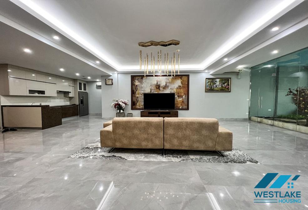 Cho thuê căn hộ diện tích lớn tại Ciputra, tòa L