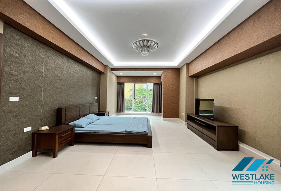 Cho thuê căn hộ diện tích lớn tại Ciputra, tòa L