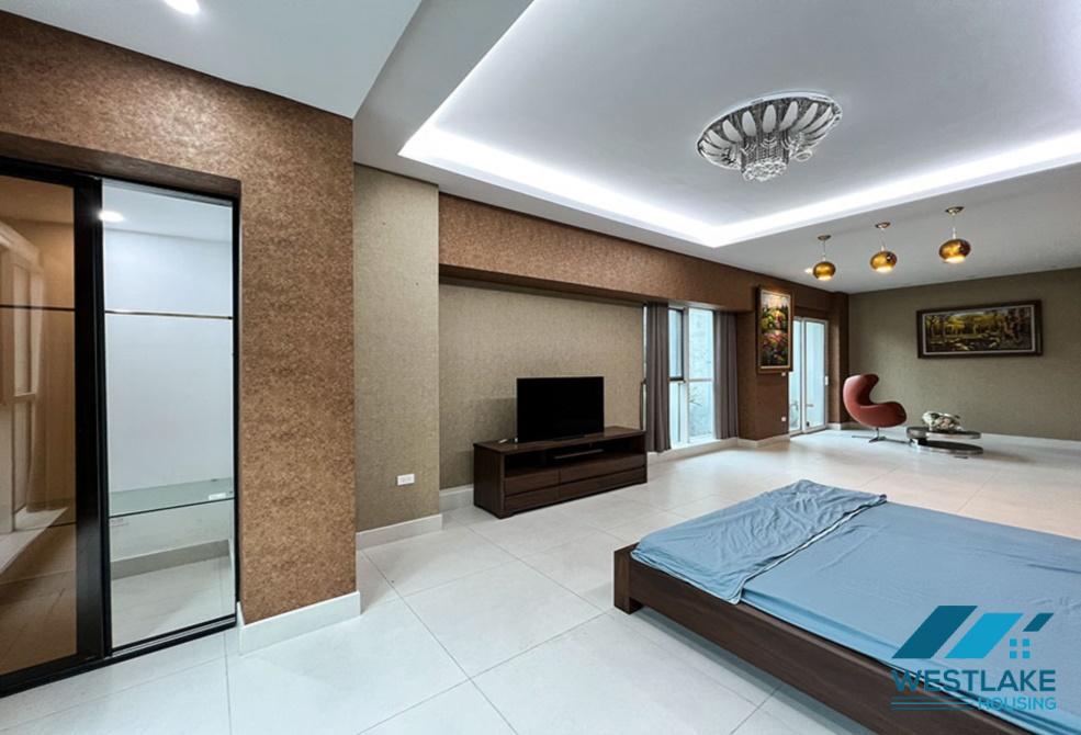 Cho thuê căn hộ diện tích lớn tại Ciputra, tòa L