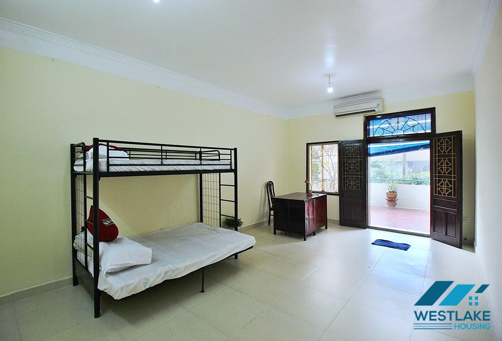 Nhà Hai Phòng Ngủ Rộng Thoáng Sáng, Giá Tốt Cho Thuê Tại Âu Cơ Tây Hồ, Hà Nội