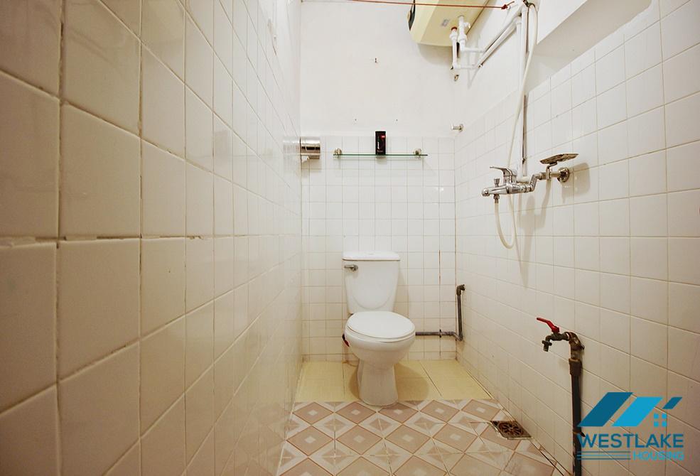 Nhà Hai Phòng Ngủ Rộng Thoáng Sáng, Giá Tốt Cho Thuê Tại Âu Cơ Tây Hồ, Hà Nội