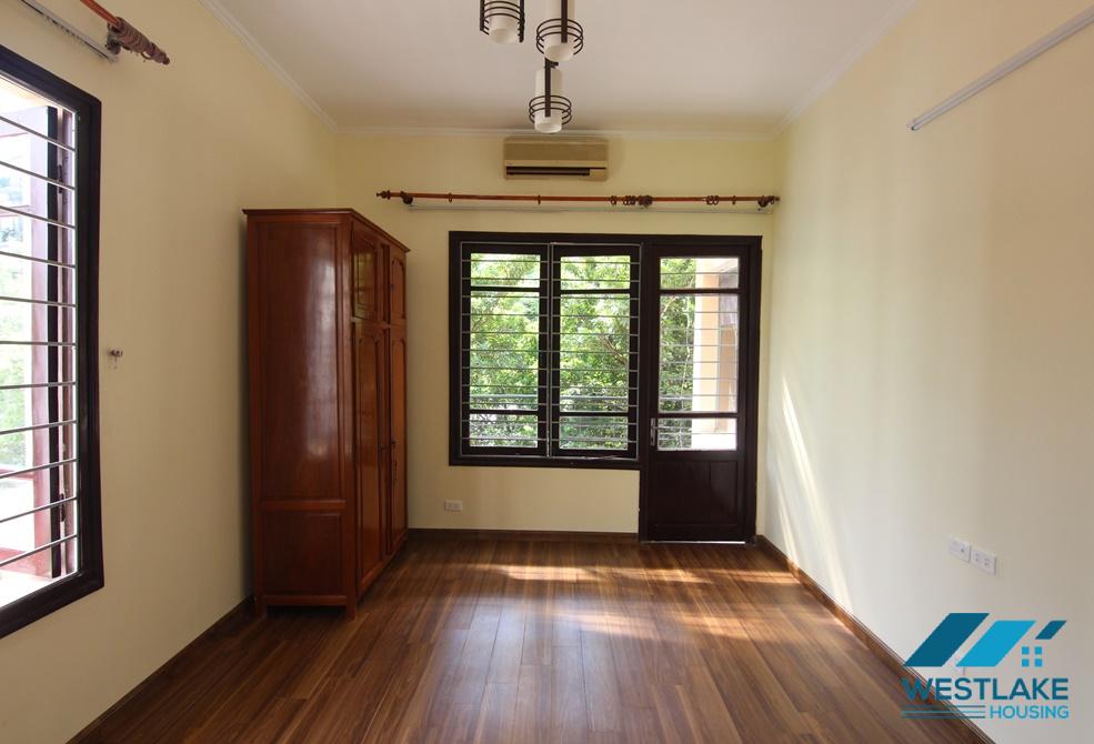 A good house for rent in Tay Ho for cafe, restaurant