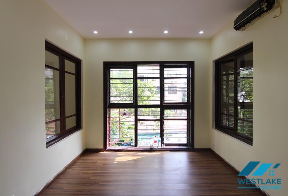 A good house for rent in Tay Ho for cafe, restaurant