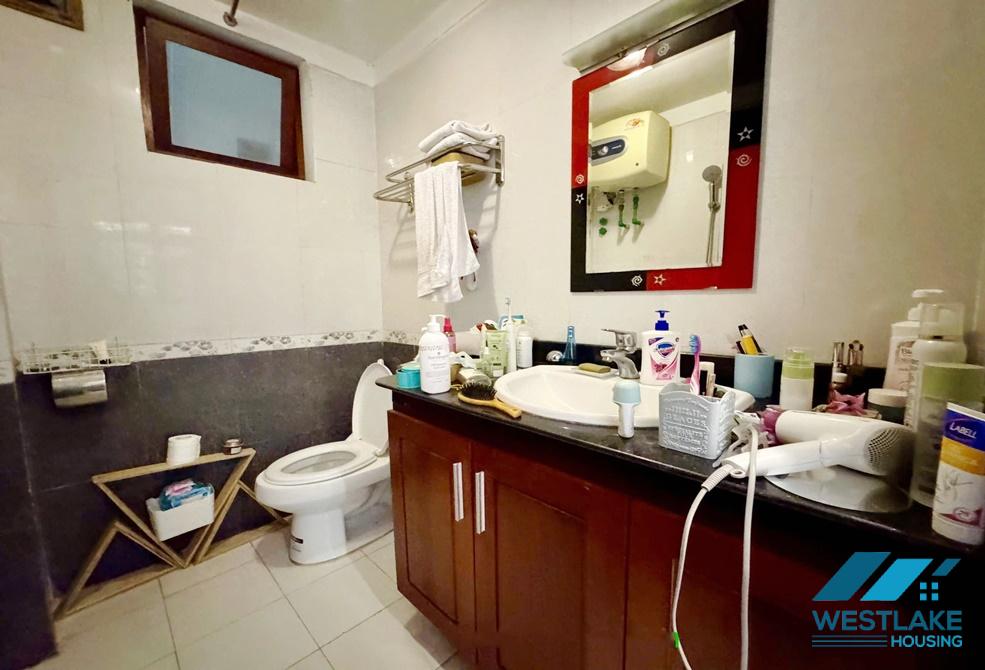 Nhà 4 Phòng Ngủ Có Sân Vườn Thoáng Mát, Cho Thuê Tại Tây Hồ, Hà Nội
