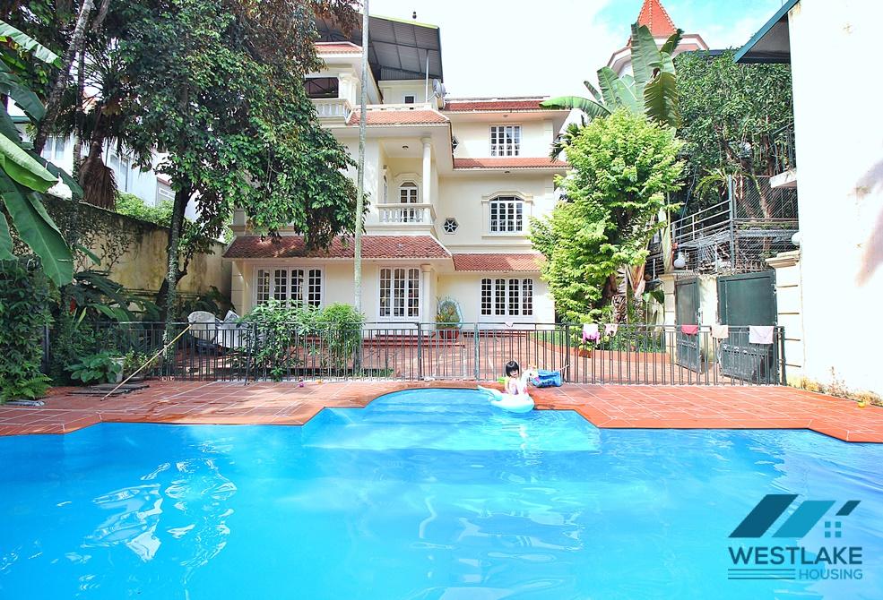 A charming villa for rent in Tay Ho, Ha Noi