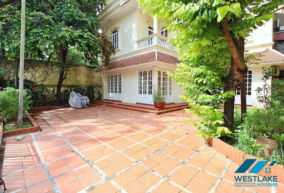 A charming villa for rent in Tay Ho, Ha Noi