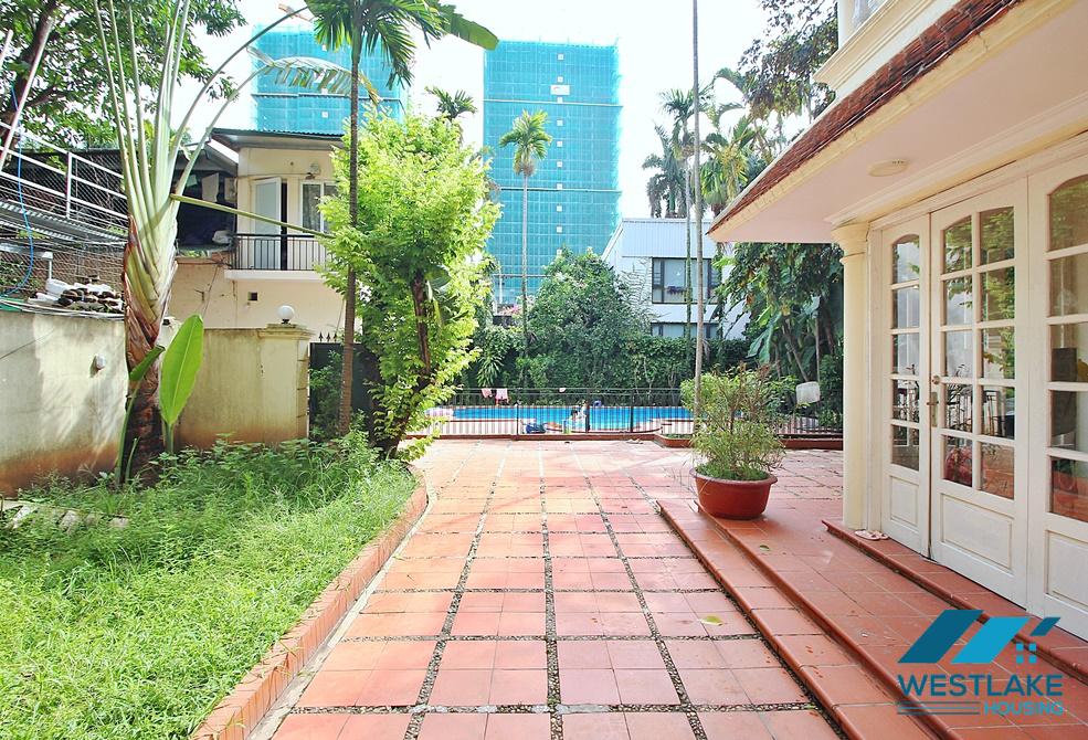 A charming villa for rent in Tay Ho, Ha Noi