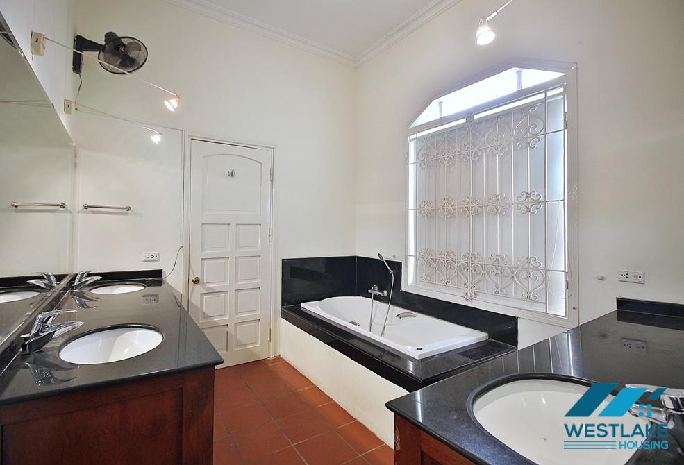A charming villa for rent in Tay Ho, Ha Noi