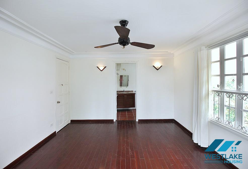A charming villa for rent in Tay Ho, Ha Noi