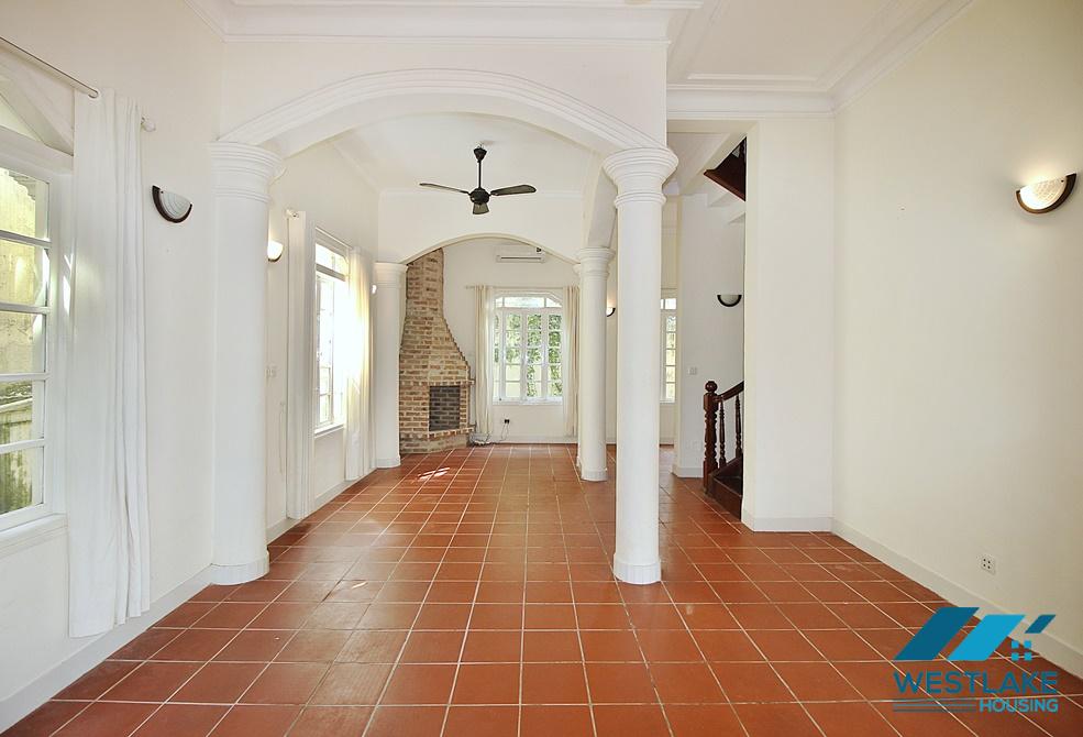 A charming villa for rent in Tay Ho, Ha Noi