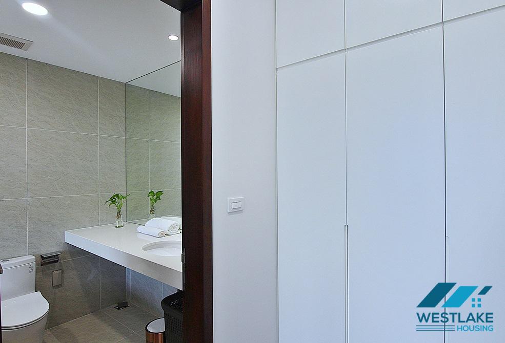 Beautiful 2 bedrooms apartment for rent in Tay Ho District, Ha Noi