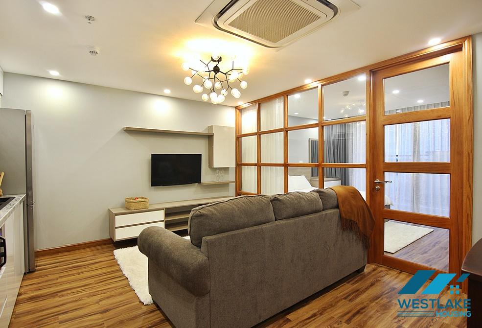 Căn hộ 1 phòng ngủ mới và đẹp tại D' Leroi soleil, Xuân Diệu, Tây Hồ