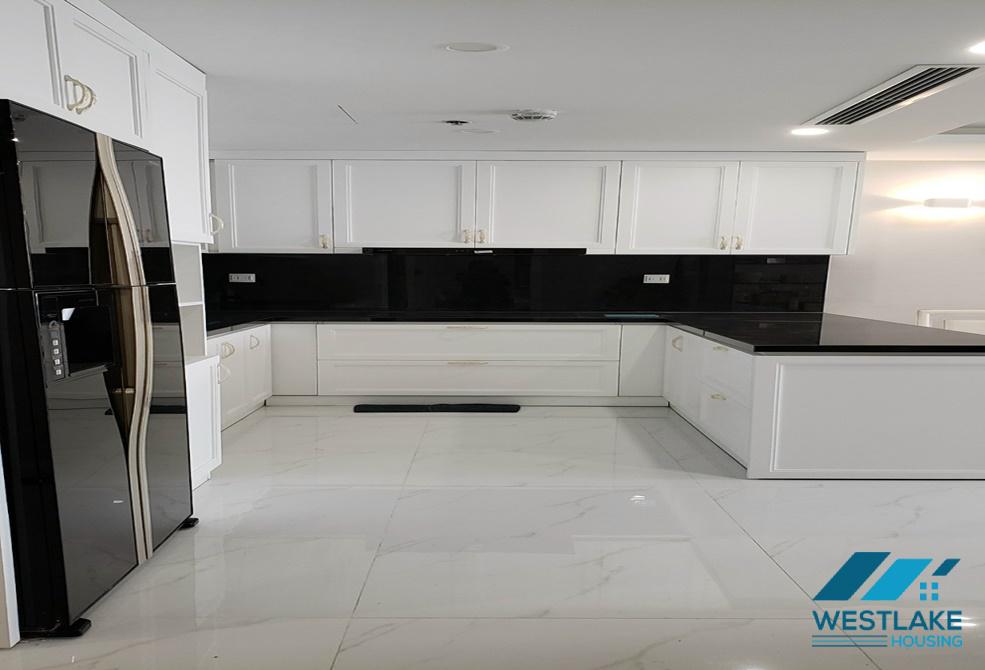 Nice 3 bedroom apartment for rent in D'leroi Soleil buiding ,Xuan Dieu,Tay Ho
