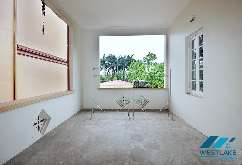Nhà Đẹp 4 Phòng Ngủ, Sân Vườn Rộng Sáng Thoáng Cho Thuê Tại Tây Hồ, Hà Nội