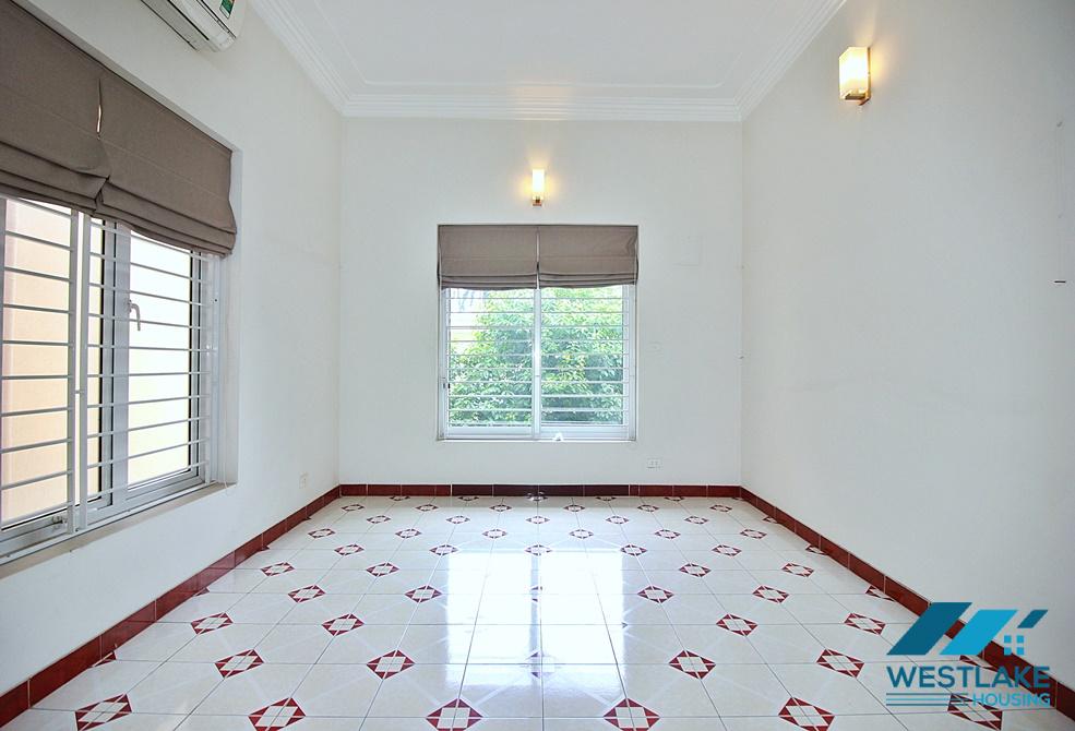 Nhà Đẹp 4 Phòng Ngủ, Sân Vườn Rộng Sáng Thoáng Cho Thuê Tại Tây Hồ, Hà Nội