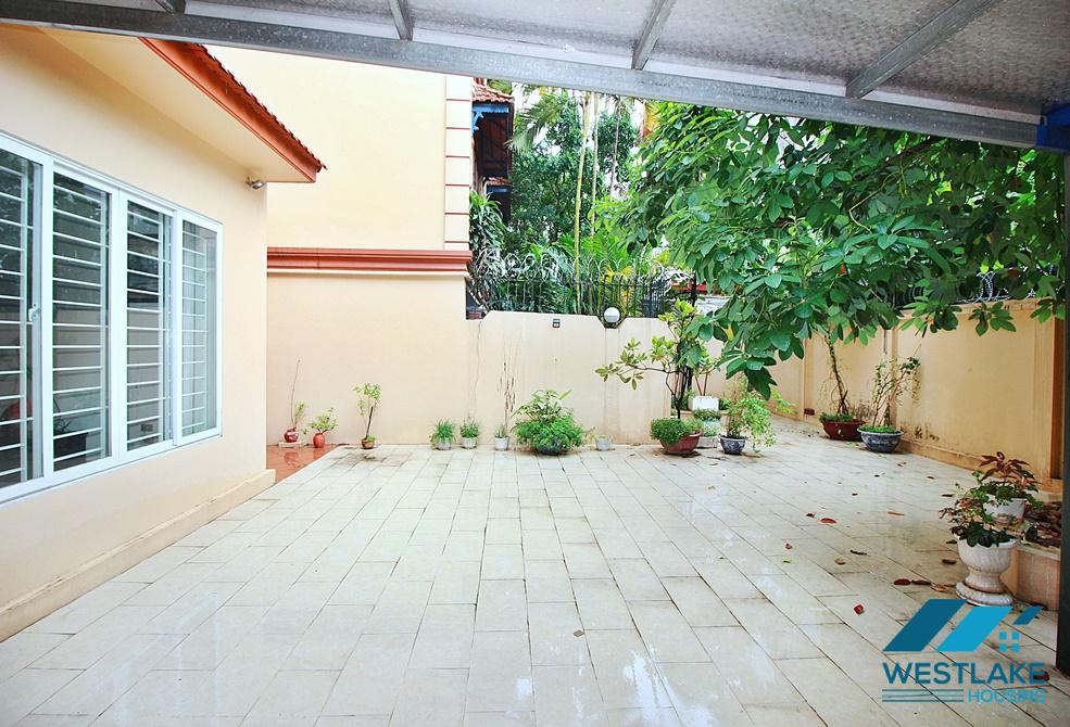 Nhà Đẹp 4 Phòng Ngủ, Sân Vườn Rộng Sáng Thoáng Cho Thuê Tại Tây Hồ, Hà Nội