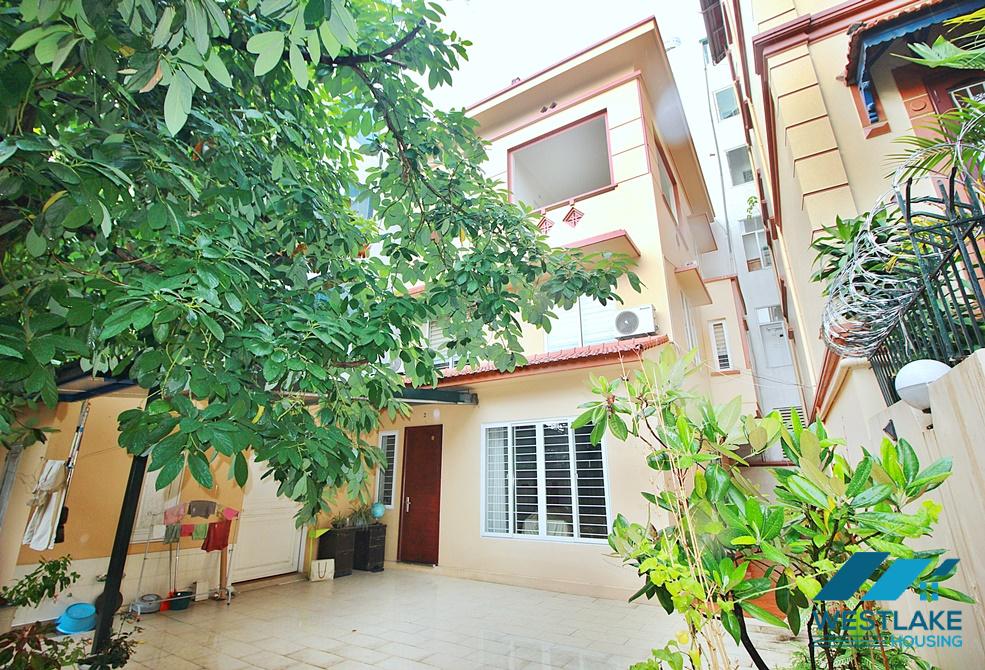 Nhà Đẹp 4 Phòng Ngủ, Sân Vườn Rộng Sáng Thoáng Cho Thuê Tại Tây Hồ, Hà Nội