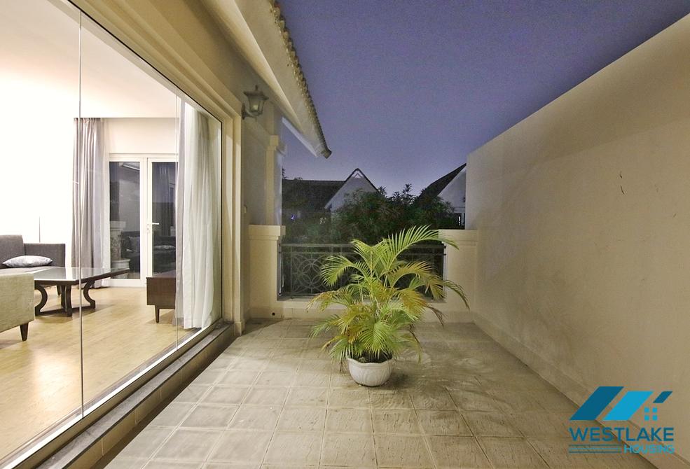Beautiful corner villa with large garden for rent in Vinhomes Riverside, Long Bien, Ha Noi