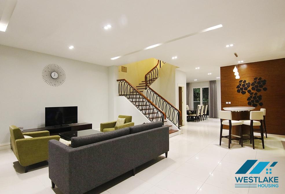  Beautiful corner villa with large garden for rent in Vinhomes Riverside, Long Bien, Ha Noi