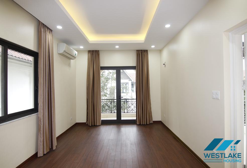 Unfunished house in Vinhomes Reverside, Long Bien, Ha Noi for rent