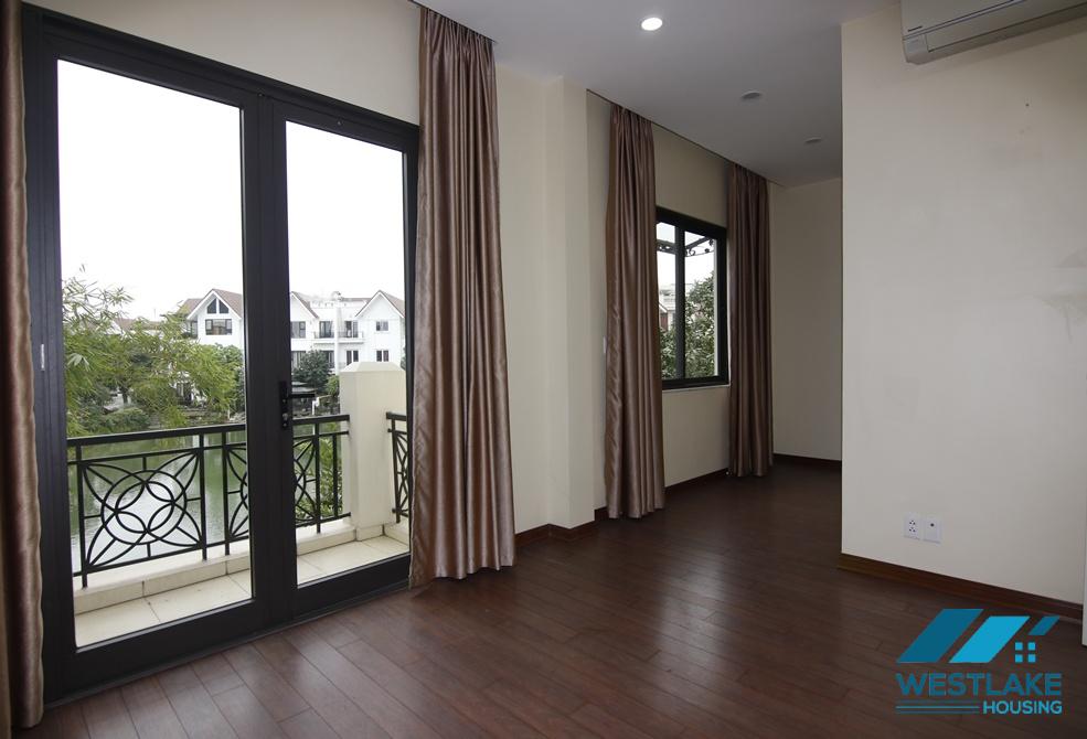 Unfunished house in Vinhomes Reverside, Long Bien, Ha Noi for rent