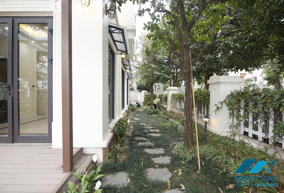 Unfunished house in Vinhomes Reverside, Long Bien, Ha Noi for rent