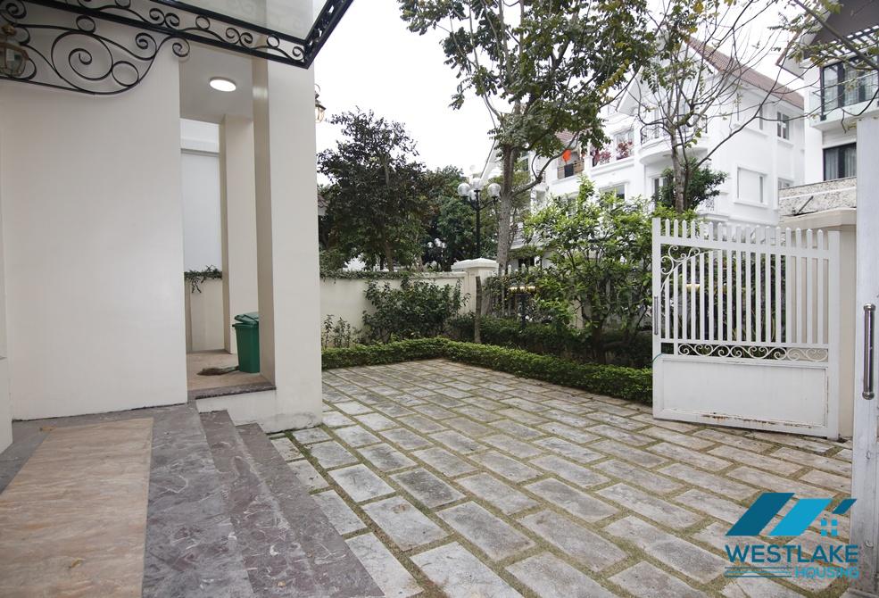 Unfunished house in Vinhomes Reverside, Long Bien, Ha Noi for rent