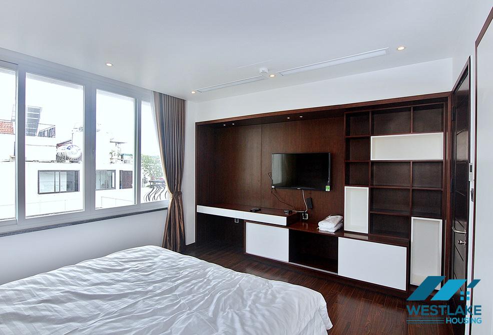 Cho Thuê Căn Hộ 2 Phòng Ngủ Cao Cấp Tầng Cao Tại Phố Từ Hoa Tây Hồ, Hà Nội