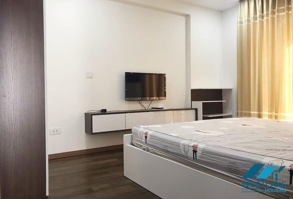 Căn hộ 3 phòng ngủ phong cách hiện đại cho thuê tại Ciputra, Tây Hồ