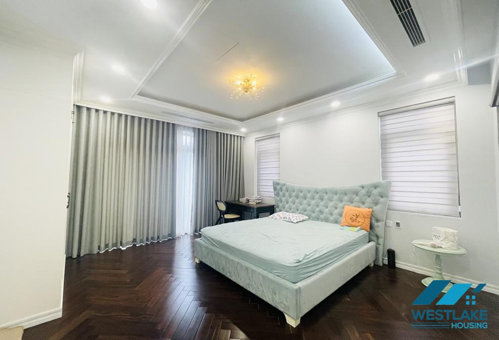 Modern and high quality corner villa for rent on Nguyet Que street, in Vinhomes Riverside The Harmony, Long Bien, Ha Noi