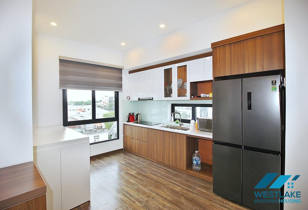 Căn Hộ 2 Phòng Ngủ Mới Đẹp Hiện Đại, Ban Công View Hồ Sáng Thoáng Tại Phố Từ Hoa, Tây Hồ